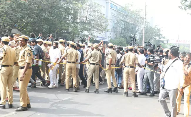 BRS :పోలీసుల అదుపులో బీఆర్ఎస్ నేతలు