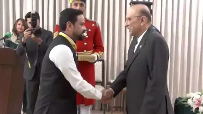 Pakistan :భారతీయులను కాపాడిన పాక్‌ అధికారికి పౌర పురస్కారం