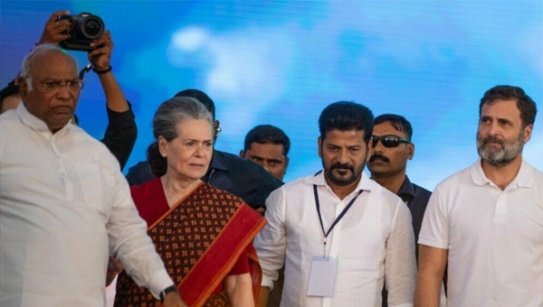 Revanth Reddy: రేవంత్ రెడ్డి పాలనపై హైకమాండ్ సమీక్ష..! మార్పులు ఖాయమా..?