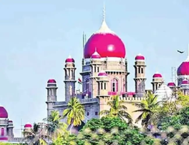 HighCourt : బెనిఫిట్ షోలు రద్దంటూ.. ప్రత్యేక షోలకు అనుమతేంటి? : హైకోర్టు