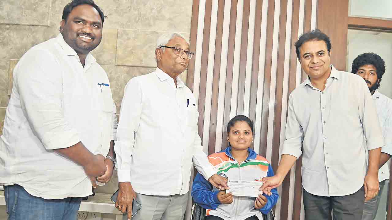 Krishnaveni :త్రోబాల్‌ ప్లేయర్‌ కృష్ణవేణికి చేయూత