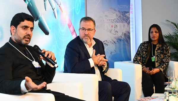 Nara Lokesh: కృత్రిమమేధపై రౌండ్ టేబుల్ సమావేశంలో మంత్రి నారా లోకేష్ Nara Lokesh: కృత్రిమమేధపై రౌండ్ టేబుల్ సమావేశంలో మంత్రి నారా లోకేష్