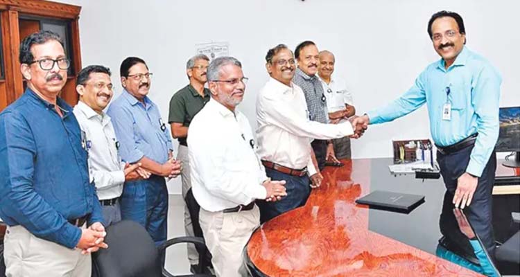 ISRO :ఇస్రో చైర్మన్ గా నారాయణన్ బాధ్యతల స్వీకరణ