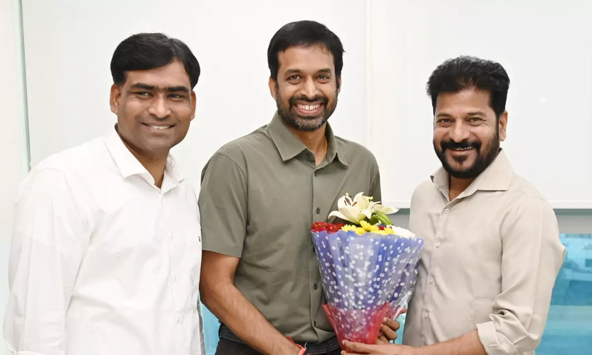 Pullela Gopichand: తెలంగాణ సీఎం రేవంత్ రెడ్డిని కలిసిన బ్యాడ్మింటన్ కోచ్ పుల్లెల గోపీచంద్