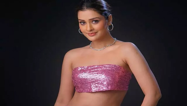 Payal Rajputh: పింక్ క‌ల‌ర్ డ్రెస్‌లో పిచ్చెక్కిస్తోన్న పాయల్