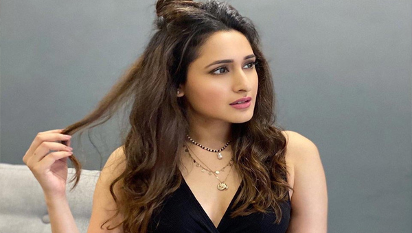 Pragya Jaiswal: ఏజ్ గ్యాప్ పై స్పందించిన ప్ర‌గ్యా