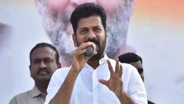 Revanth Reddy: కలెక్టర్లకు వార్నింగ్, ఎన్నాళ్ళు కూర్చుంటారు…?