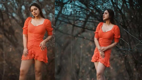 Deviyani Sharma: సింపుల్ లుక్ లో దేవియాని గ్లామ‌ర్ ట్రీట్