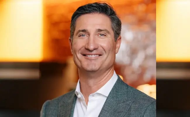 Brian Nichol : టిమ్‌కుక్‌, సుందర్‌ పిచాయ్‌ కంటే ఈయనకే అధికం