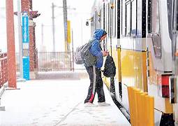 America : మంచు దుప్పటిలో అమెరికా .. టెక్సాస్ లో పాఠశాలల మూసివేత