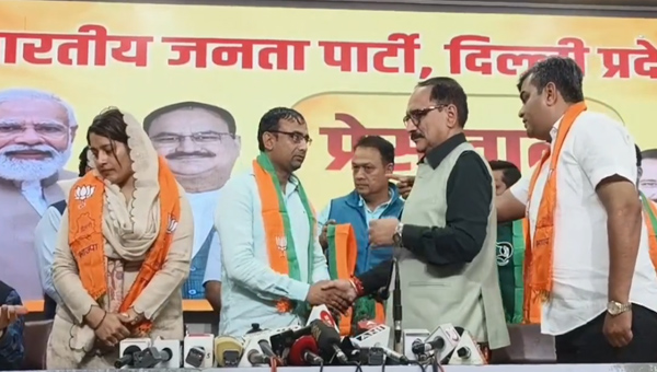 Delhi Mayor Polls: ఢిల్లీ మేయర్ ఎన్నికల ముందు ఆప్‌కు భారీ షాకిచ్చిన ముగ్గురు కౌన్సిలర్లు!