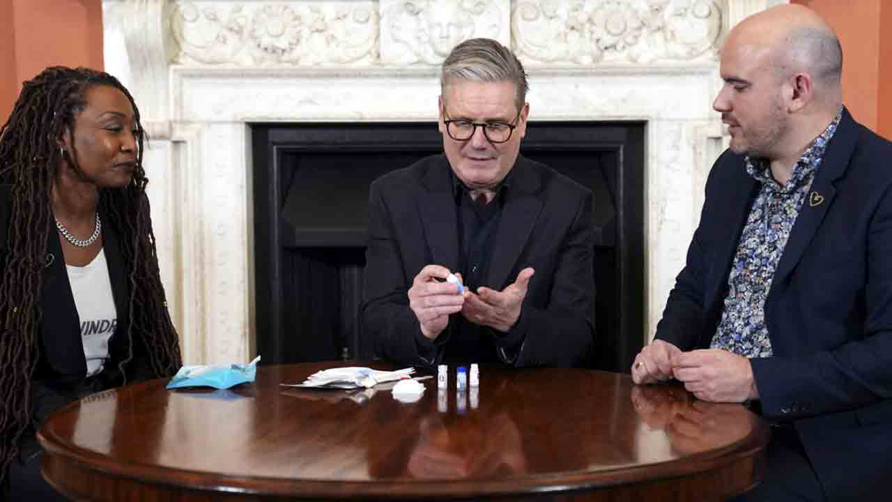 HIV :హెచ్ఐవీ పరీక్ష చేయించుకున్న బ్రిటన్ ప్రధాని HIV :హెచ్ఐవీ పరీక్ష చేయించుకున్న బ్రిటన్ ప్రధాని