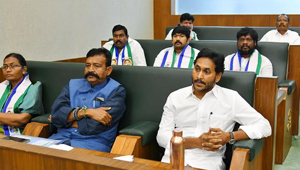 Jagan: జగన్ అవకాశాలను సద్వినియోగం చేసుకుంటారా లేక వదులుకుంటారా..