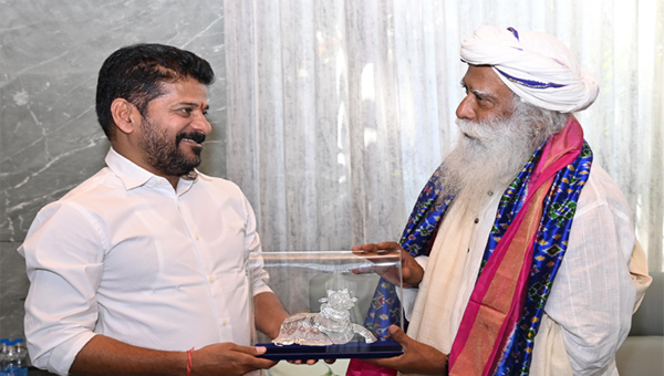Isha Foundation: ముఖ్యమంత్రి రేవంత్ రెడ్డి ని కలిసిన ఈశా ఫౌండేషన్ వ్యవస్థాపకులు