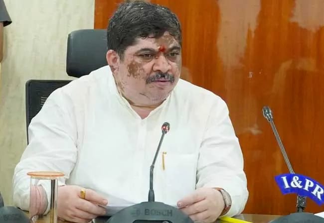 The Center Is Discriminating Against Telangana In Fertilizers Issue Ponnam