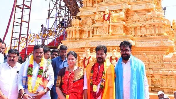 Yadagirigutta: యాదగిరిగుట్టలో స్వర్ణ విమాన గోపురం ఆవిష్కరించిన సీఎం రేవంత్‌ రెడ్డి