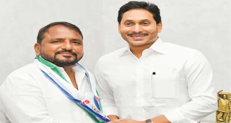  Sailajanath :వైసీపీలో చేరిన మాజీ మంత్రి శైలజానాథ్‌