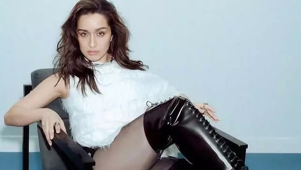 Shraddha Kapoor: మ‌తి పోగొడుతున్న సాహో బ్యూటీ