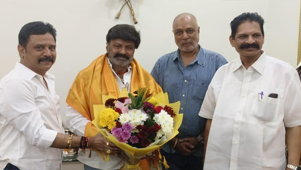 TFI: పద్మభూషణ్ నందమూరి బాలకృష్ణ గారిని కలిసి సత్కరించిన తెలుగు చలనచిత్ర పరిశ్రమ ప్రముఖులు