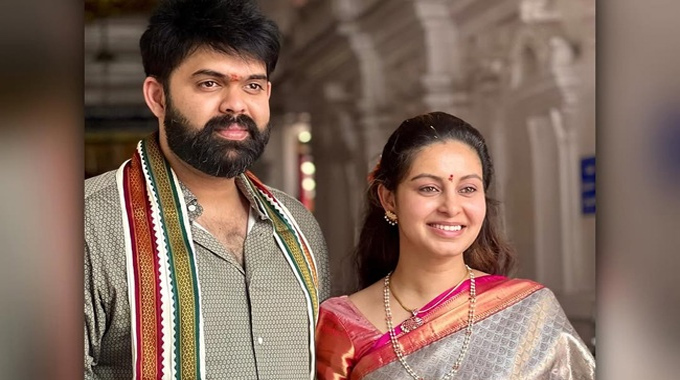 Abhinaya: భ‌ర్త ఫేస్ ను రివీల్ చేసిన అభిన‌య‌