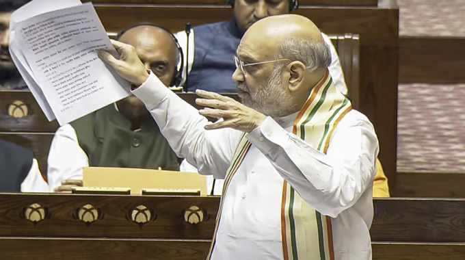 Amit Shah: అవినీతిని దాచిపెట్టేందుకు భాషా వివాదాలు.. డీఎంకేపై అమిత్ షా పరోక్ష విమర్శలు