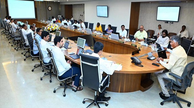 Chandrababu: వైసీపీ దుష్ప్రచారంపై అప్రమత్తంగా ఉండాలని మంత్రులకు సూచించిన సీఎం..