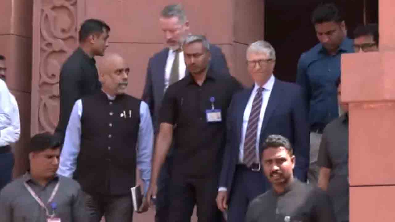 Bill Gates: భారత పార్లమెంట్‌ను సందర్శించిన బిల్‌గేట్స్‌