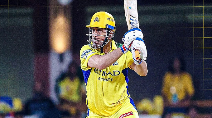 MS Dhoni: ఇంకెన్నాళ్ళు ఈ సాగాదీత ధోనీ..? MS Dhoni: ఇంకెన్నాళ్ళు ఈ సాగాదీత ధోనీ..?