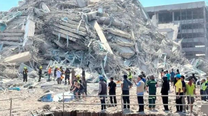 Earth Quake Effect: భూకంపంతో మయన్మార్ విలవిల… Earth Quake Effect: భూకంపంతో మయన్మార్ విలవిల…