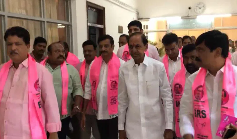 KCR: అసెంబ్లీకి బీఆర్‌ఎస్‌ అధినేత కేసీఆర్‌