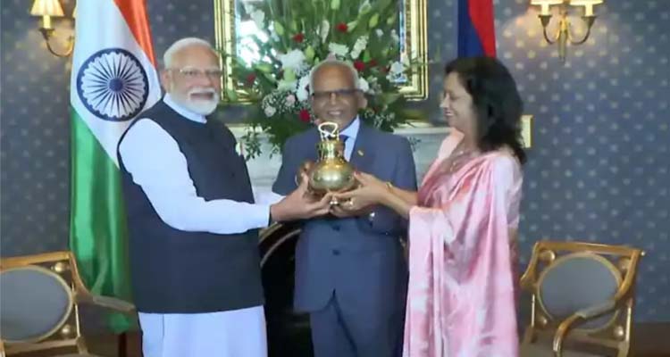 Narendra Modi: మారిషస్‌ అధ్యక్షుడికి మోదీ ప్రత్యేక గిఫ్ట్‌