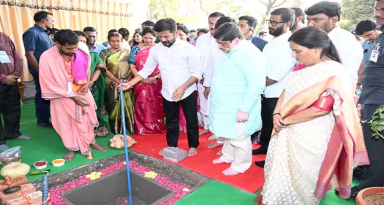 Revanth Reddy :ఐలమ్మ వర్సిటీ విద్యార్థినులు .. అంతర్జాతీయ వర్సిటీలతో  : రేవంత్‌ రెడ్డి
