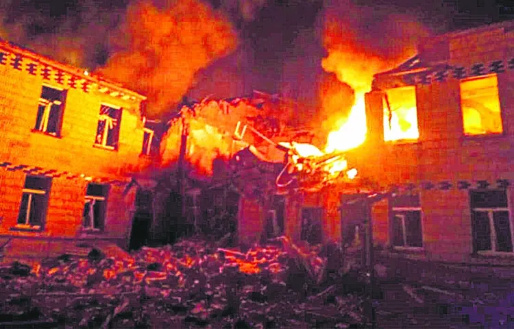 Russia :విరామం అంటూనే విరుచుకుపడింది Russia :విరామం అంటూనే విరుచుకుపడింది