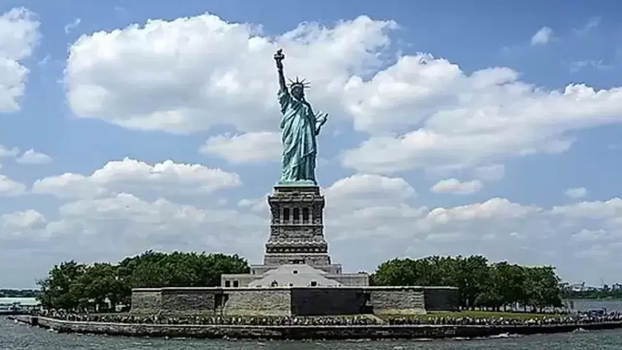 Statue of Liberty  : స్టాచ్యూ ఆఫ్‌ లిబర్టీని ఇవ్వడం కుదరదు :  అమెరికా