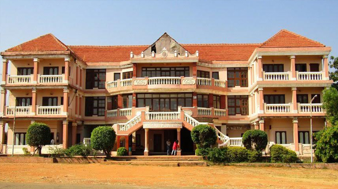 Ramanaidu Studios: రామానాయుడు స్టూడియో భూమిపై వివాదం ..ప్రభుత్వ నిర్ణయం ఏమిటో?