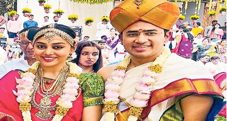 Tejaswi Surya  :ఒక్కటైన ఎంపీ తేజస్వి సూర్య, గాయని శివశ్రీ స్కంద