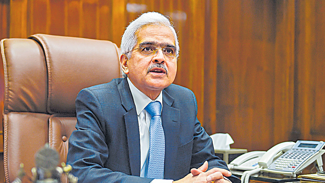 RBI Governor:  మా ఆర్థిక వ్యవస్థ భేష్‌ .. పెట్టుబడులతో రండీ :ఆర్‌బీఐ గవర్నర్‌