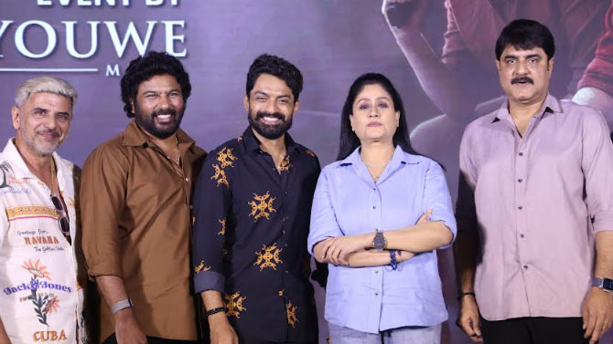 Arjun S/O Vyjayanthi: ‘అర్జున్ S/O వైజయంతి’ని బిగ్ హిట్ చేసిన ఆడియన్స్ కి పాదాభివందనాలు: విజయశాంతి