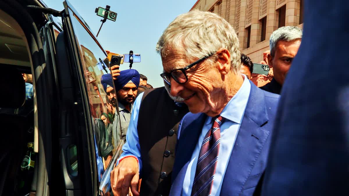 Bill Gates: బిల్ గేట్స్కు ఊహించని షాక్.. మైక్రోసాఫ్ట్ గోల్డెన్ జూబ్లీలో Bill Gates: బిల్ గేట్స్కు ఊహించని షాక్.. మైక్రోసాఫ్ట్ గోల్డెన్ జూబ్లీలో