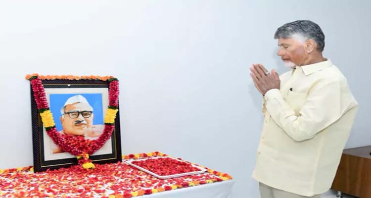 Chandrababu: చంద్రబాబుకు ఘన స్వాగతం పలికిన మంత్రులు