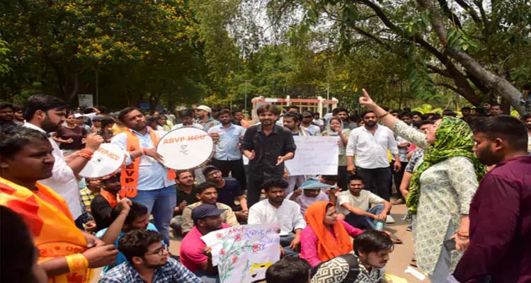 Kancha Gachibowli  : విద్యార్థుల ఆందోళనతో  హెచ్‌సీయూ వద్ద ఉద్రికత్త