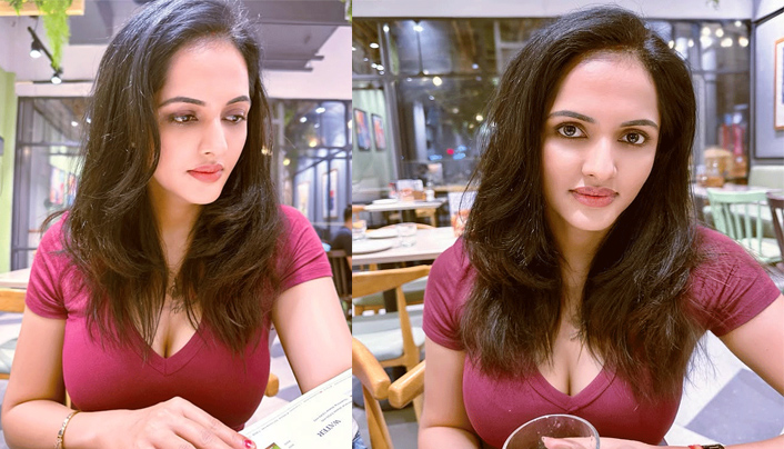 Jyothi Poorvaj: సింపుల్ లుక్స్ తోనే ఫిదా చేస్తున్న జ్యోతి