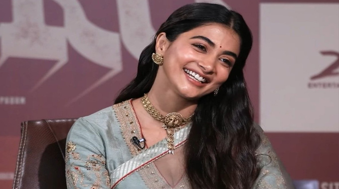 Pooja Hegde: ప్రేమ క‌థ‌తో బుట్ట‌బొమ్మ రీఎంట్రీ