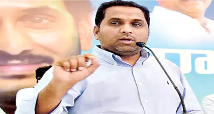 Raj Kasireddy: పోలీసుల షాకింగ్ రియాక్షన్.. రాజ్ కసిరెడ్డి అరెస్ట్