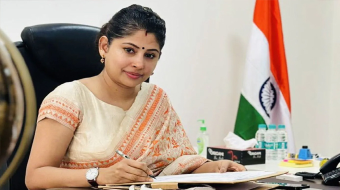 Smita Sabharwal: స్మితా సభర్వాల్‌పై బదిలీ వేటు..!