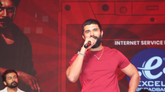 VD: కాశ్మీర్ మనదే కాశ్మీర్ ప్రజలు మనవాళ్లే – హీరో విజయ్ దేవరకొండ VD: కాశ్మీర్ మనదే కాశ్మీర్ ప్రజలు మనవాళ్లే – హీరో విజయ్ దేవరకొండ