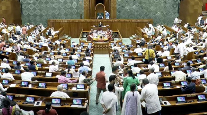 Lok Sabha: వక్ఫ్‌ బిల్లుకు లోక్‌సభ ఆమోదం
