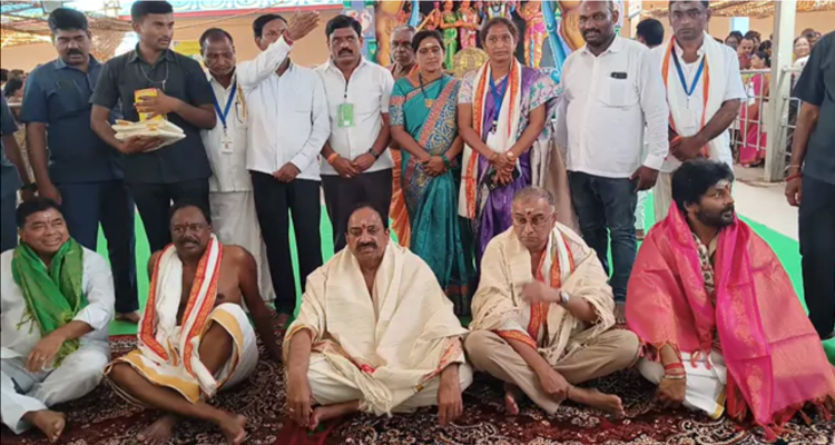 Saraswati Pushkaram:  ఘనంగా సరస్వతి పుష్కరాలు.. హాజరైన మంత్రి తుమ్మల