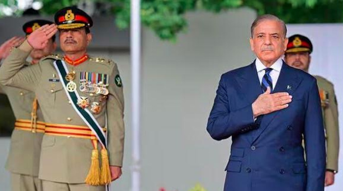 Pakistan: పాకిస్తాన్ రెండో ఫీల్డ్ మార్షల్ గా అసిమ్ మునీర్.. రుణం తీర్చుకున్న ప్రధాని షెహబాజ్..
