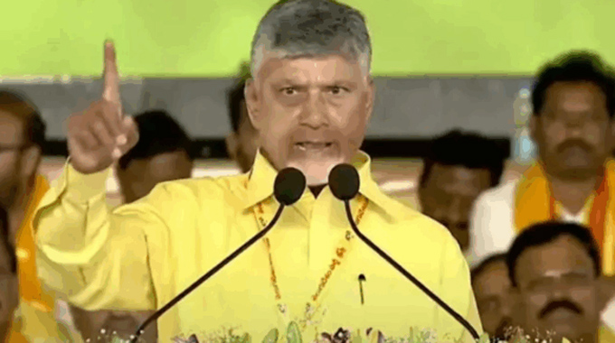 Mahandu: టీడీపీలో వైసీపీ కోవర్టులున్నారా..? మహానాడు వేదికపై చంద్రబాబు(Chandrababu) మాటల అర్థమేంటి..?